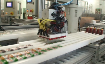 Lebensmittelindustrie - Roboterzelle Mischen Käseportionen