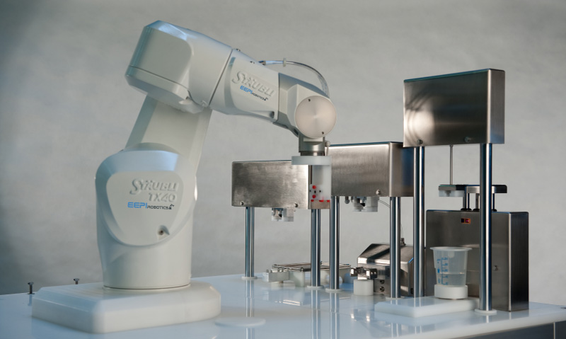Pharmazeutische Industrie - Roboterzelle Spritzenkontrolle