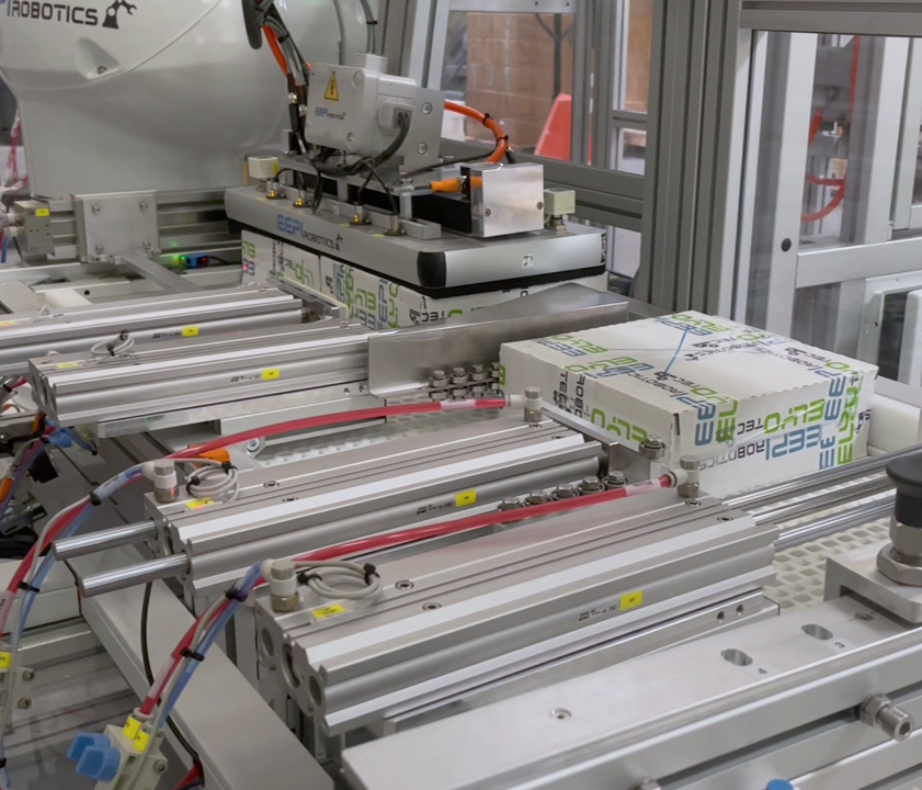 ROBOTERZELLE ZUR PALETTIERUNG