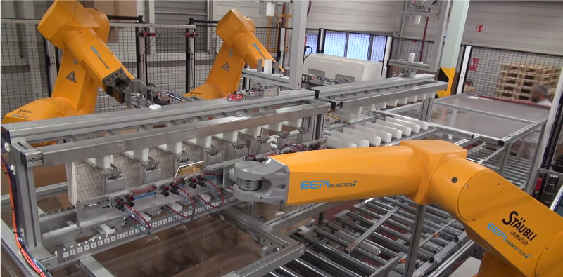 Packaging industry - Robotic installation boxing cushion pads